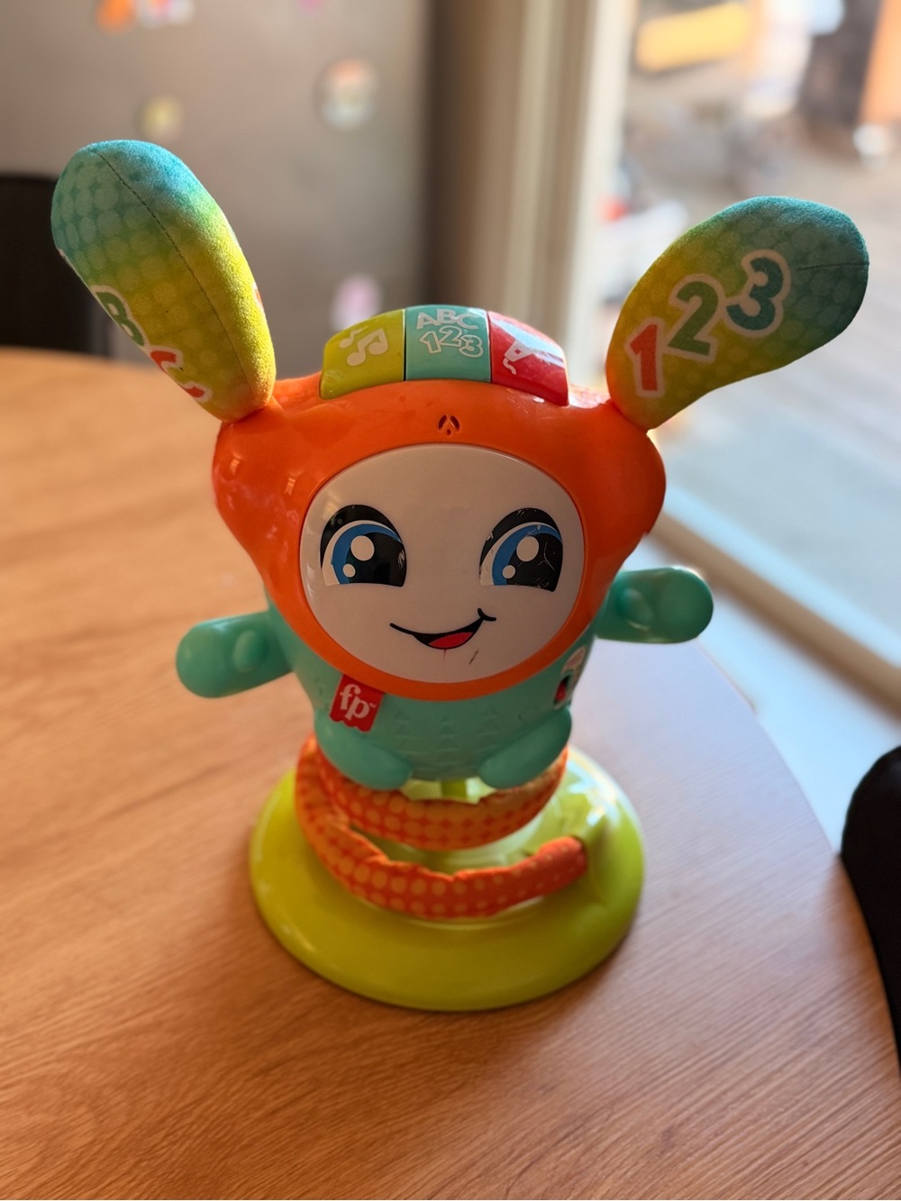 Fisher-Price DJ Bouncin’ Beats Kids Interactive musical toy